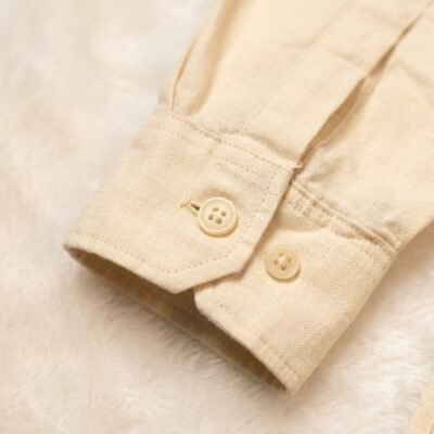 Close-up_of_shirt_cuff_detail_20260922202526 CONTRAST CREAM SHIRT