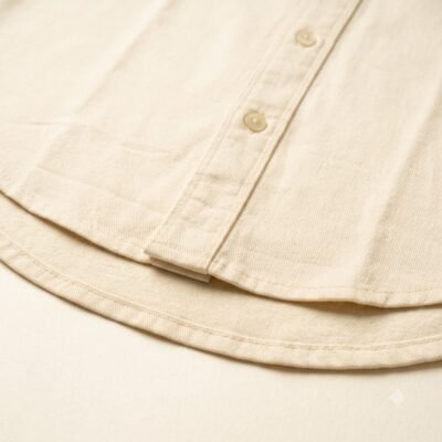 Close-up_of_shirt_hem_20260922202526_2 CONTRAST CREAM SHIRT